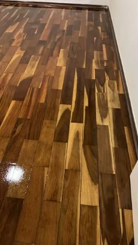 Trabalho de restauração de piso de madeira — Raspadora Taco Brilho Caçapava